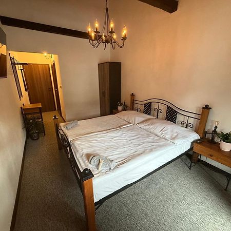 Hotel Plzensky Dvur Frýdek-Místek Exteriör bild