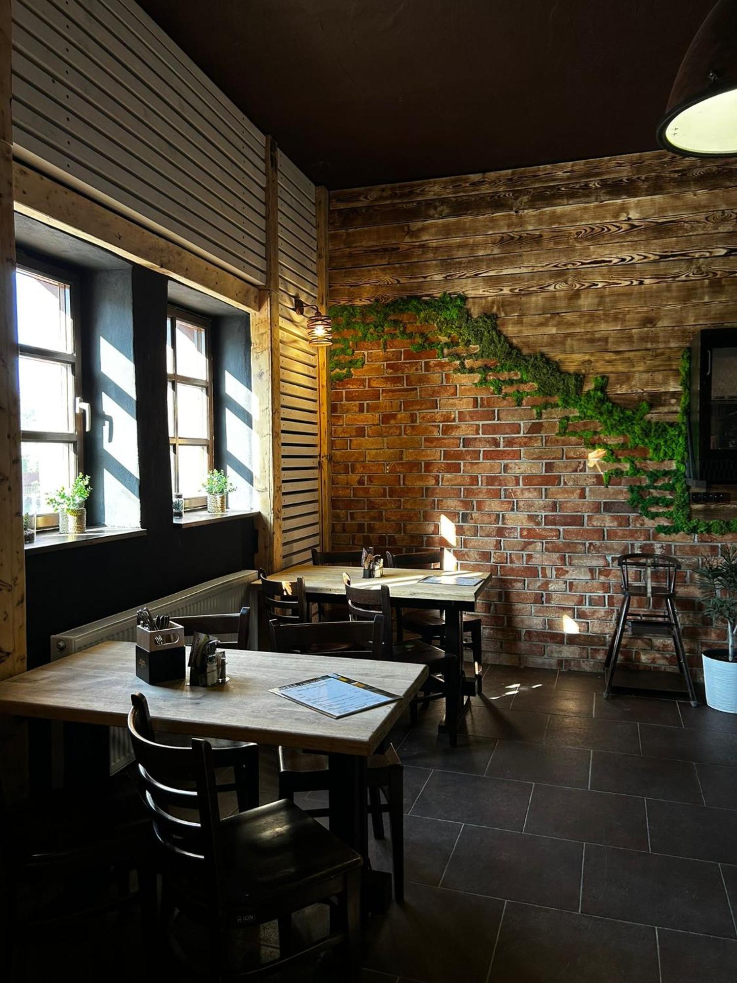 Hotel Plzensky Dvur Frýdek-Místek Exteriör bild