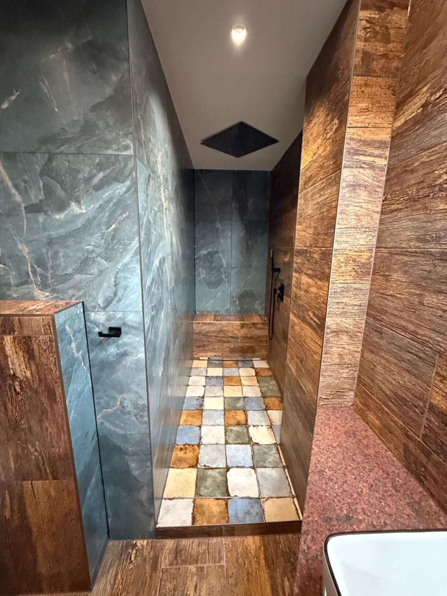 Hotel Plzensky Dvur Frýdek-Místek Exteriör bild