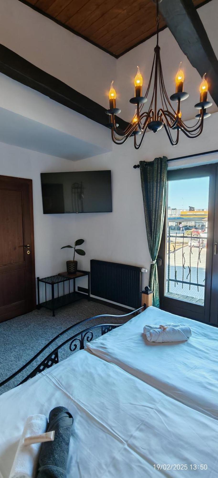 Hotel Plzensky Dvur Frýdek-Místek Exteriör bild