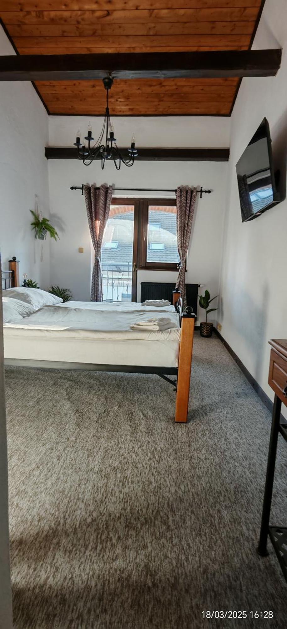 Hotel Plzensky Dvur Frýdek-Místek Exteriör bild